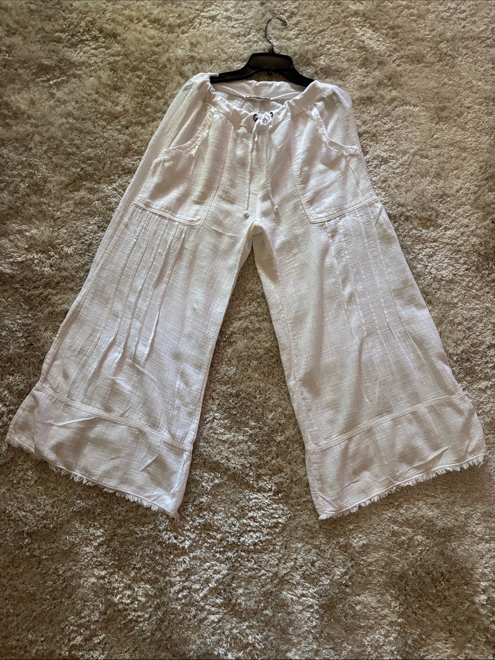XCVI Lightweight Women Sheer Wide-Leg Blend Pants - White .Fine cotton.
Size S